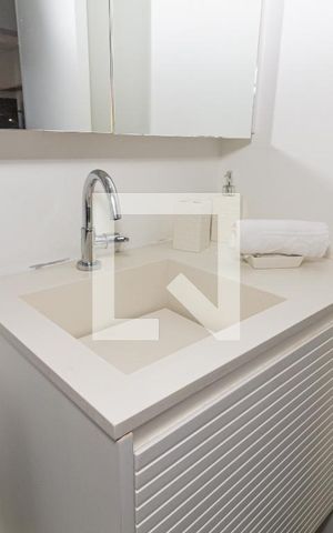 Studio para alugar com 34m², 1 quarto e 1 vaga Studio para alugar com 34m², 1 quarto e 1 vagaBanheiro