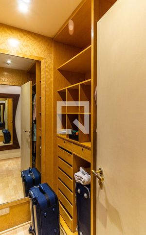 Apartamento para alugar com 186m², 4 quartos e 3 vagasCloset