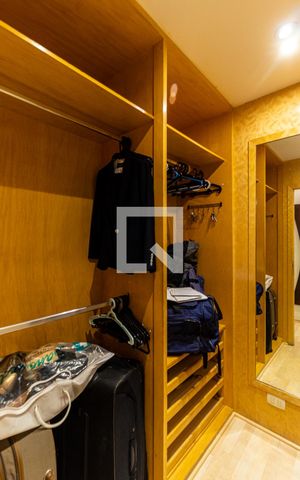 Apartamento para alugar com 186m², 4 quartos e 3 vagasCloset