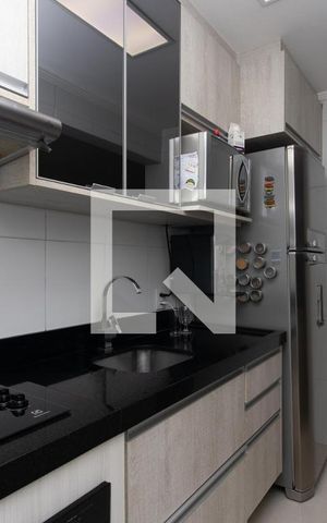 Apartamento à venda com 76m², 2 quartos e 2 vagasCozinha e Área de Serviço