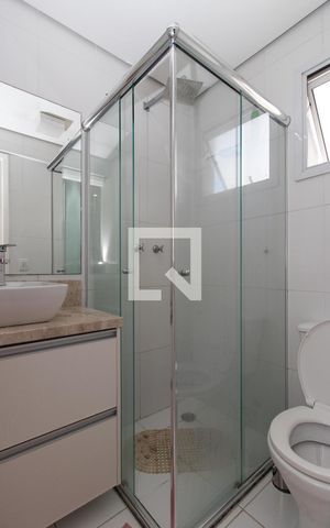 Apartamento à venda com 76m², 2 quartos e 2 vagasBanheiro da Suíte