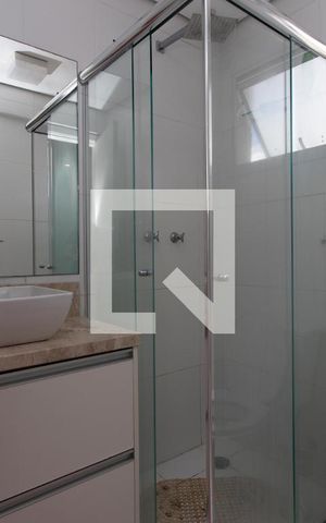 Apartamento à venda com 76m², 2 quartos e 2 vagasBanheiro da Suíte