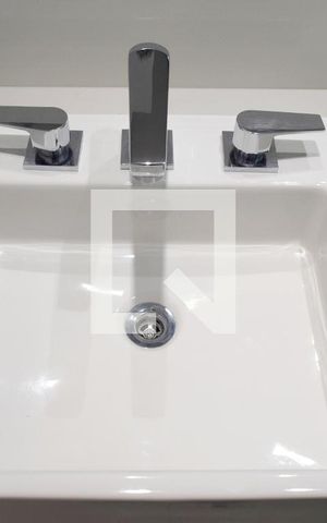 Apartamento à venda com 115m², 2 quartos e 1 vagaBanheiro da suíte 1 - detalhe pia