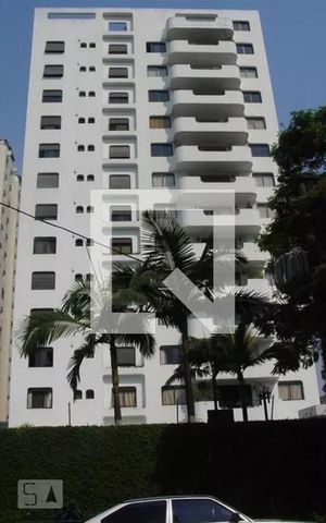 Apartamento à venda com 200m², 4 quartos e 3 vagas Apartamento à venda com 200m², 4 quartos e 3 vagasFachada