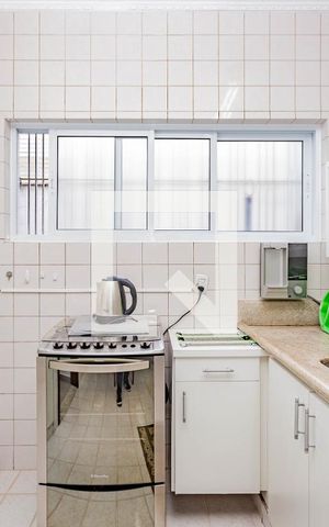Casa à venda com 410m², 4 quartos e 5 vagas Casa à venda com 410m², 4 quartos e 5 vagasCozinha