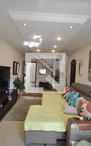 Casa à venda com 125m², 3 quartos e 2 vagasSala