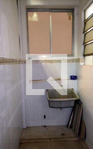 Casa para alugar com 60m², 2 quartos e 1 vagaÁrea de Serviço