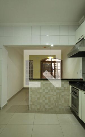 Casa à venda com 150m², 4 quartos e 1 vagaCozinha - Armários