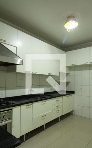 Casa à venda com 150m², 4 quartos e 1 vagaCozinha - Armários