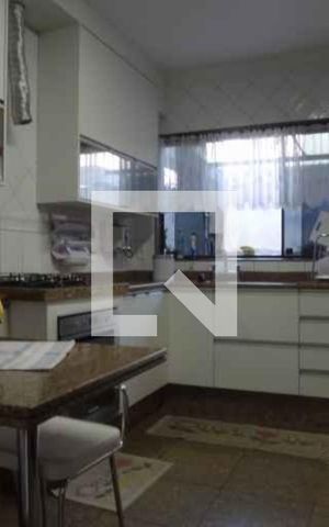 Casa à venda com 232m², 4 quartos e 4 vagasFoto 09
