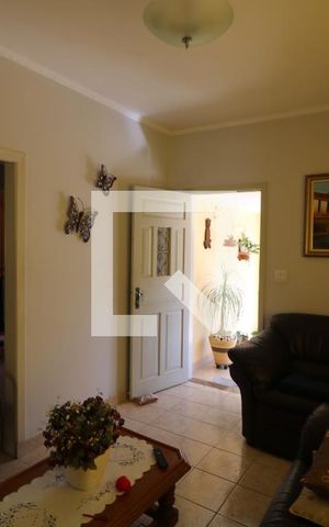 Casa à venda com 309m², 2 quartos e 3 vagasSala