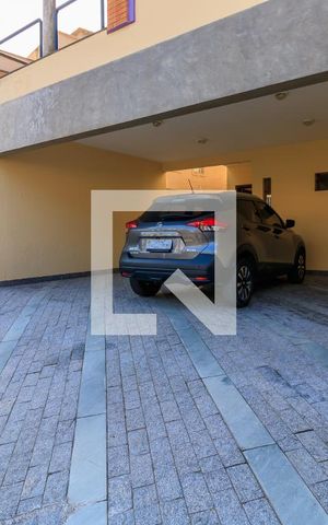 Casa de condomínio à venda com 300m², 4 quartos e 5 vagas Casa de condomínio à venda com 300m², 4 quartos e 5 vagasGaragem