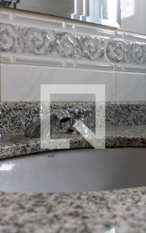Casa de condomínio à venda com 300m², 4 quartos e 5 vagas Casa de condomínio à venda com 300m², 4 quartos e 5 vagasBanheiro Social