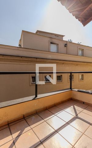 Casa de condomínio à venda com 300m², 4 quartos e 5 vagas Casa de condomínio à venda com 300m², 4 quartos e 5 vagasVaranda Quarto 4