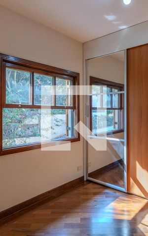 Casa de condomínio à venda com 300m², 4 quartos e 5 vagas Casa de condomínio à venda com 300m², 4 quartos e 5 vagasQuarto 1
