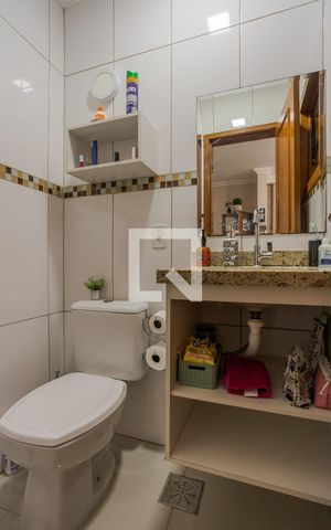 Casa à venda com 180m², 4 quartos e 3 vagas Casa à venda com 180m², 4 quartos e 3 vagasLavabo