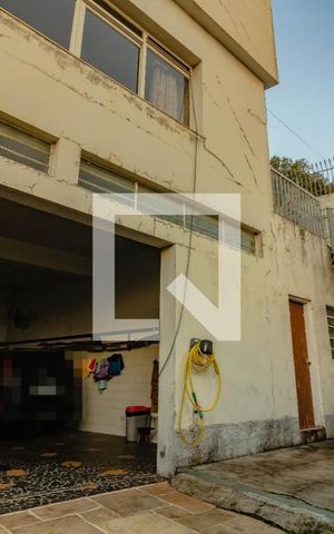 Casa à venda com 206m², 3 quartos e 5 vagas Casa à venda com 206m², 3 quartos e 5 vagasFachada