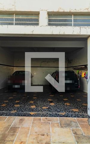 Casa à venda com 206m², 3 quartos e 5 vagas Casa à venda com 206m², 3 quartos e 5 vagasFachada