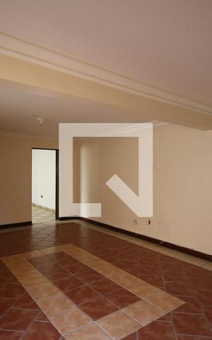 Casa para alugar com 345m², 2 quartos e 4 vagasSala