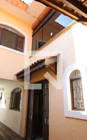 Casa para alugar com 345m², 2 quartos e 4 vagasEntrada