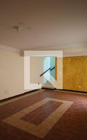 Casa para alugar com 345m², 2 quartos e 4 vagasSala