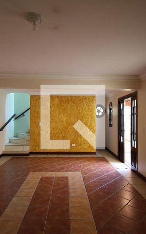 Casa para alugar com 345m², 2 quartos e 4 vagasSala