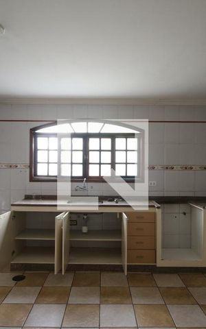 Casa para alugar com 345m², 2 quartos e 4 vagasCozinha