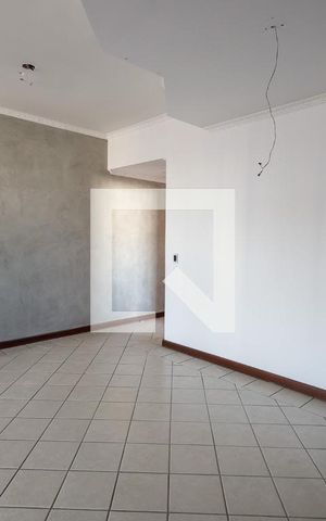 Apartamento para alugar com 111m², 3 quartos e 1 vaga Apartamento para alugar com 111m², 3 quartos e 1 vagaSala