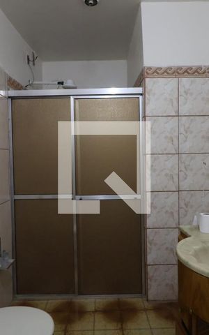 Casa à venda com 100m², 3 quartos e 2 vagasBanheiro 1