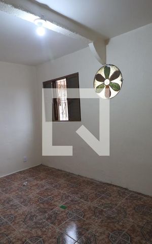 Casa à venda com 100m², 3 quartos e 2 vagasSala de TV