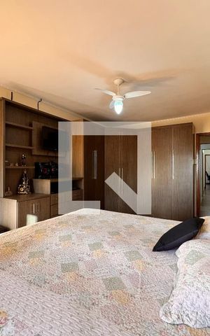 Casa à venda com 325m², 3 quartos e 5 vagas Casa à venda com 325m², 3 quartos e 5 vagasQuarto 3