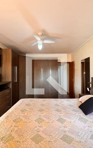 Casa à venda com 325m², 3 quartos e 5 vagas Casa à venda com 325m², 3 quartos e 5 vagasQuarto 3