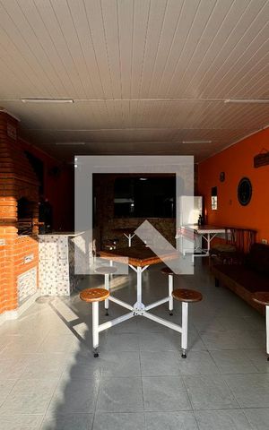 Casa à venda com 325m², 3 quartos e 5 vagas Casa à venda com 325m², 3 quartos e 5 vagasVaranda gourmet
