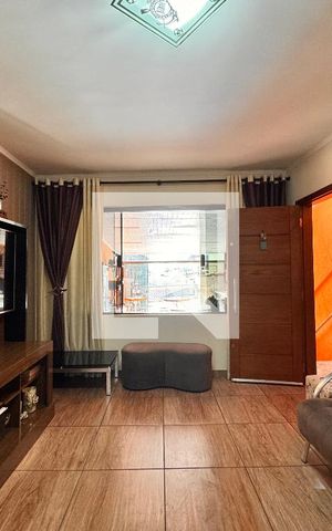 Casa à venda com 325m², 3 quartos e 5 vagas Casa à venda com 325m², 3 quartos e 5 vagasSala