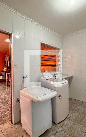 Casa à venda com 325m², 3 quartos e 5 vagas Casa à venda com 325m², 3 quartos e 5 vagasLavanderia