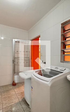 Casa à venda com 325m², 3 quartos e 5 vagas Casa à venda com 325m², 3 quartos e 5 vagasLavanderia
