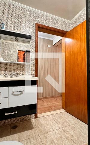 Casa à venda com 325m², 3 quartos e 5 vagas Casa à venda com 325m², 3 quartos e 5 vagasBanheiro