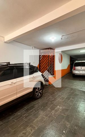 Casa à venda com 325m², 3 quartos e 5 vagas Casa à venda com 325m², 3 quartos e 5 vagasGaragem