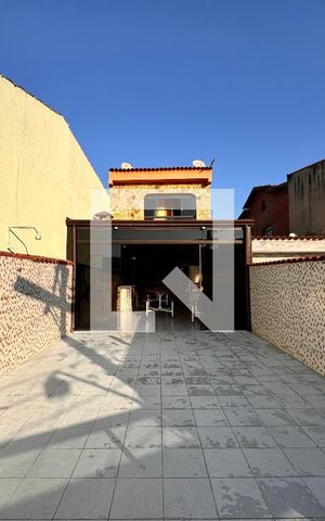 Casa à venda com 325m², 3 quartos e 5 vagas Casa à venda com 325m², 3 quartos e 5 vagasQuintal