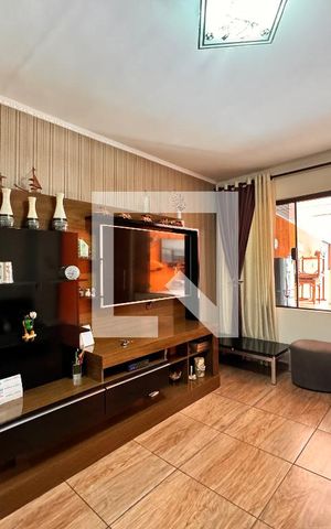 Casa à venda com 325m², 3 quartos e 5 vagas Casa à venda com 325m², 3 quartos e 5 vagasSala