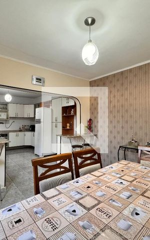 Casa à venda com 325m², 3 quartos e 5 vagas Casa à venda com 325m², 3 quartos e 5 vagasCozinha