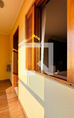 Casa à venda com 325m², 3 quartos e 5 vagas Casa à venda com 325m², 3 quartos e 5 vagasSacada quarto 3