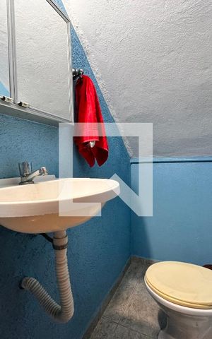 Casa à venda com 325m², 3 quartos e 5 vagas Casa à venda com 325m², 3 quartos e 5 vagasLavabo na garagem