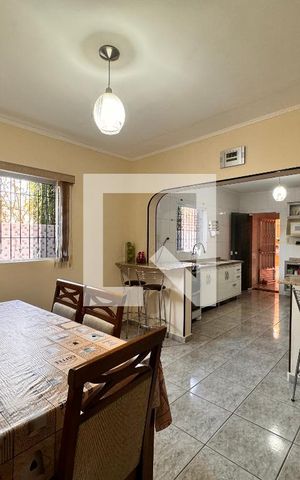 Casa à venda com 325m², 3 quartos e 5 vagas Casa à venda com 325m², 3 quartos e 5 vagasCozinha