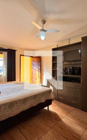 Casa à venda com 325m², 3 quartos e 5 vagas Casa à venda com 325m², 3 quartos e 5 vagasQuarto 3