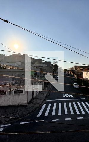 Casa à venda com 325m², 3 quartos e 5 vagas Casa à venda com 325m², 3 quartos e 5 vagasVista