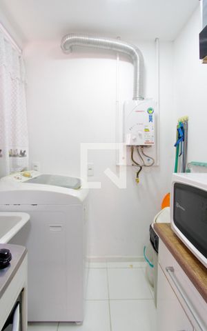 Apartamento à venda com 40m², 2 quartos e 1 vaga Apartamento à venda com 40m², 2 quartos e 1 vagaÁrea de Serviço