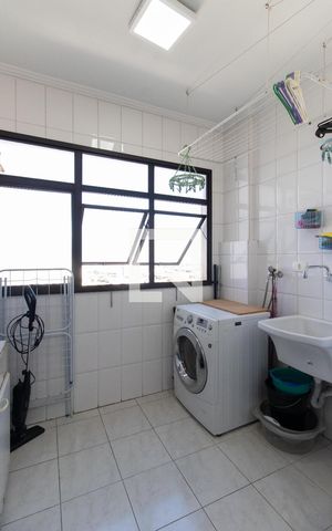 Apartamento à venda com 78m², 3 quartos e 2 vagas Apartamento à venda com 78m², 3 quartos e 2 vagasÁrea de Serviço