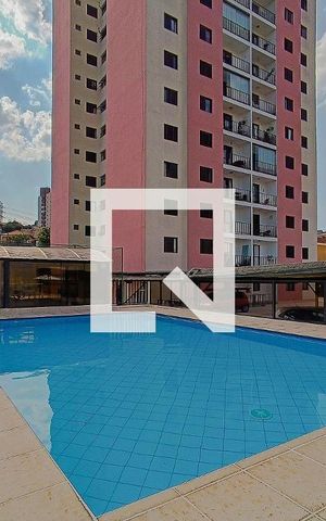 Apartamento à venda com 78m², 3 quartos e 2 vagas Apartamento à venda com 78m², 3 quartos e 2 vagasÁrea comum - Piscina