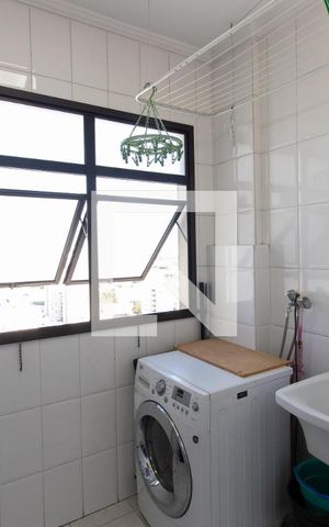 Apartamento à venda com 78m², 3 quartos e 2 vagas Apartamento à venda com 78m², 3 quartos e 2 vagasÁrea de Serviço